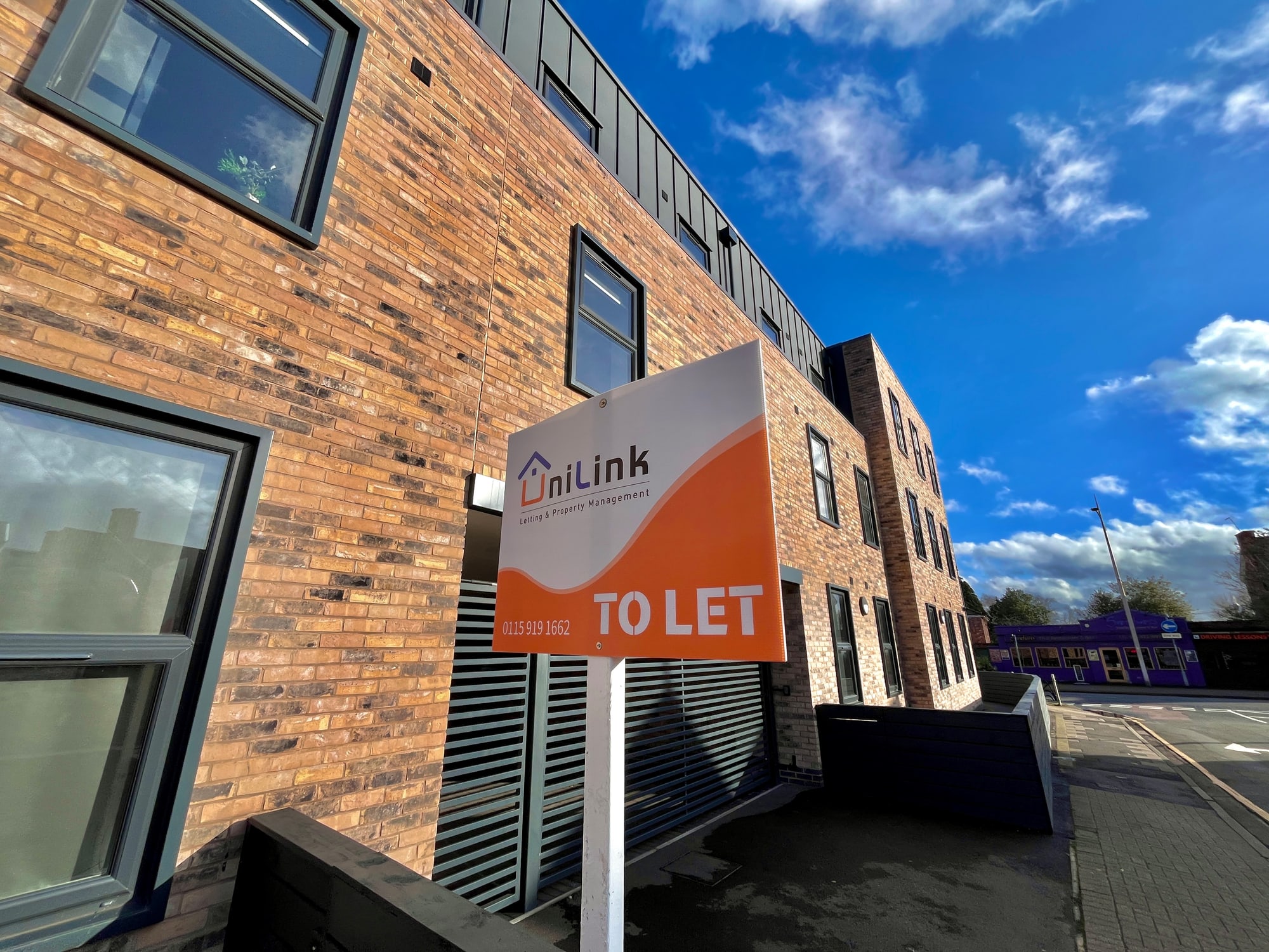 Unilink To Let sign outside a managed property